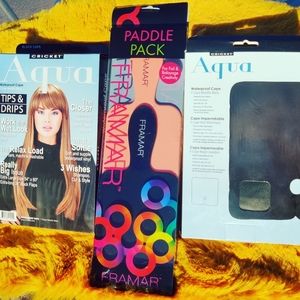 Professional hairdresser highlighting balayage paddles color capes *description